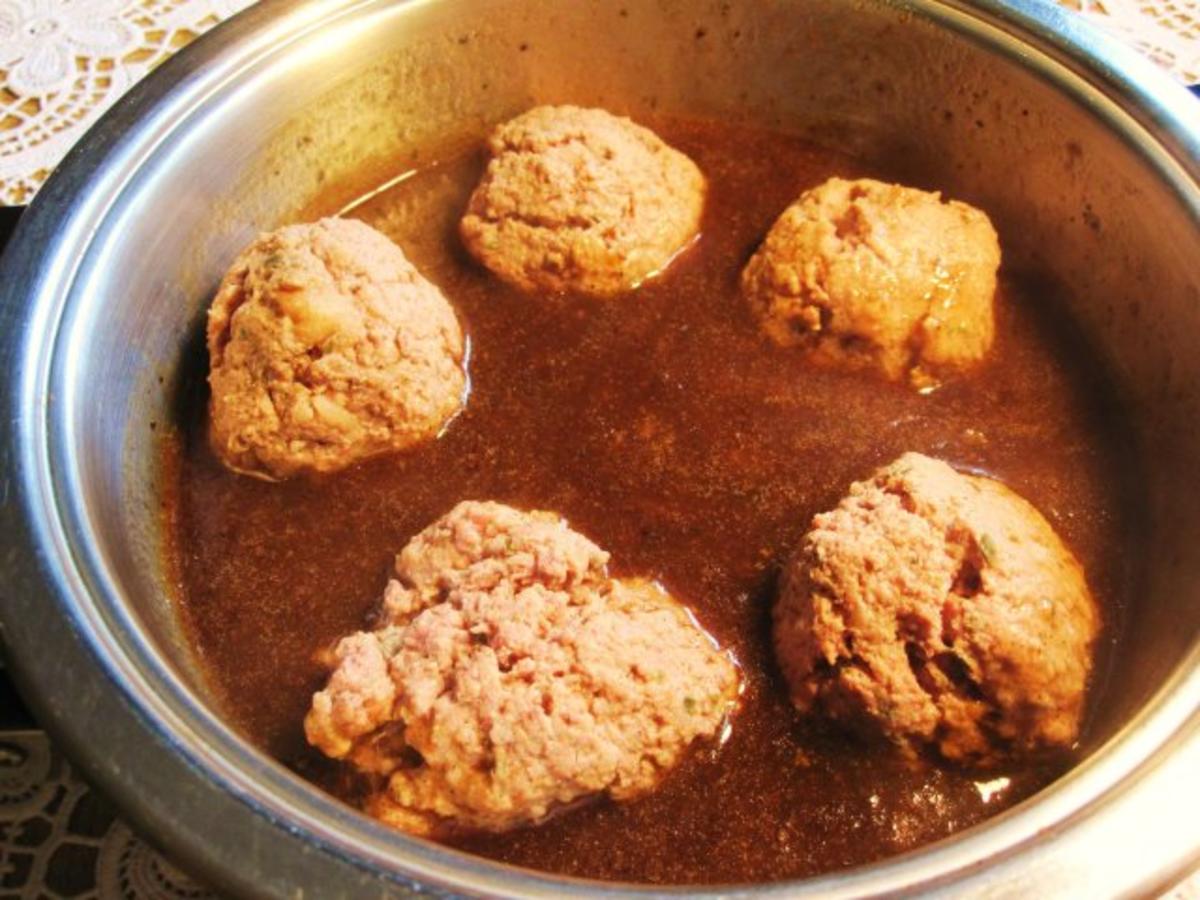 Leberknödel mit Rotwein-Zwiebelsoße - Rezept - kochbar.de