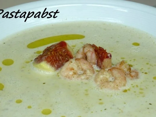 Rezept: Oliven-Schaumsuppe mit Garnelen und Feigenessig Bild Nr. 2 Oliven-Schaumsuppe mit Garnelen und Feigenessig - Rezept - Bild Nr. 2
