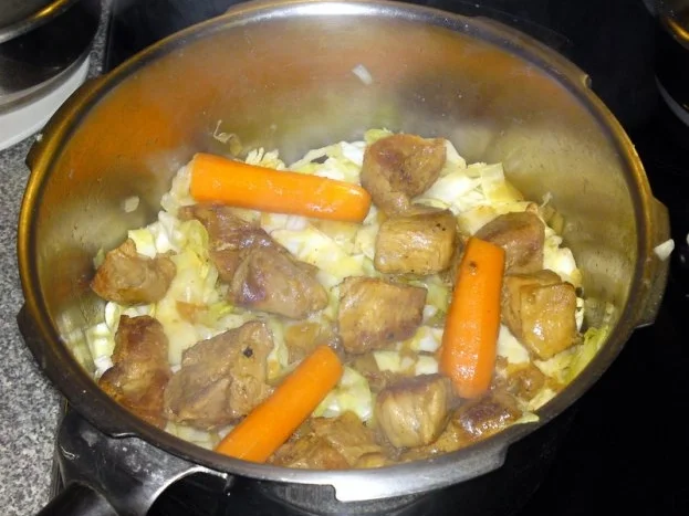 Rezept: Innerschweizer Kabisfleisch ( in Deutschland Weiss Kohl ) Bild Nr. 9 Innerschweizer Kabisfleisch ( in Deutschland Weiss Kohl ) - Rezept - Bild Nr. 9