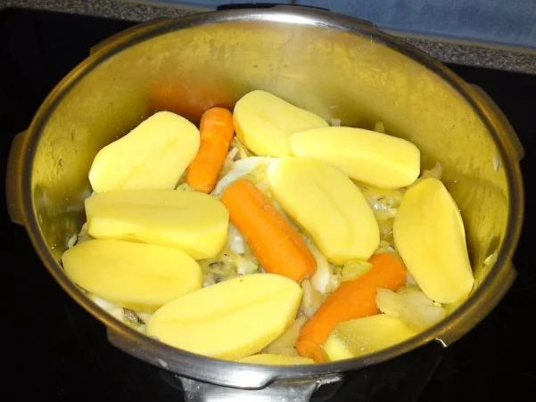 Rezept: Innerschweizer Kabisfleisch ( in Deutschland Weiss Kohl ) Bild Nr. 10 Innerschweizer Kabisfleisch ( in Deutschland Weiss Kohl ) - Rezept - Bild Nr. 10