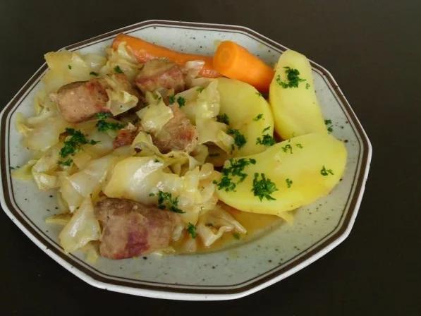 Rezept: Innerschweizer Kabisfleisch ( in Deutschland Weiss Kohl ) Bild Nr. 12 Innerschweizer Kabisfleisch ( in Deutschland Weiss Kohl ) - Rezept - Bild Nr. 12