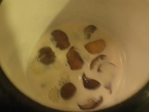 Rezept: Maroneneis auf Preiselbeerspiegel ... Bild Nr. 5 Maroneneis auf Preiselbeerspiegel ... - Rezept - Bild Nr. 5