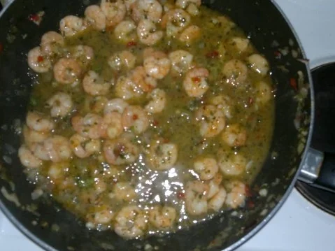 Spaghetti mit Garnelen-Kräutersoße - Rezept - Bild Nr. 2