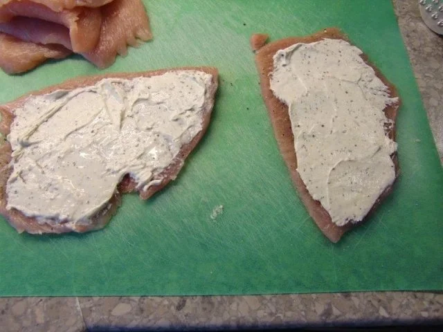 Putenröllchen auf Sellerie-Kartoffelpüree und gedünstete Möhren - Rezept - Bild Nr. 4