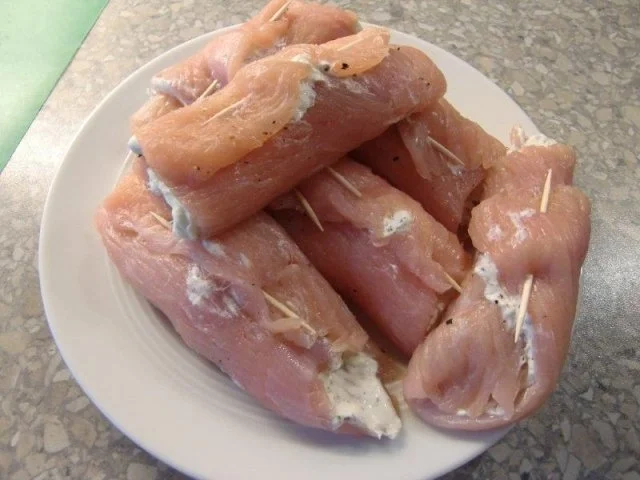 Putenröllchen auf Sellerie-Kartoffelpüree und gedünstete Möhren - Rezept - Bild Nr. 5