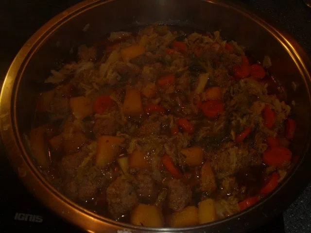 Rezept: Wirsingkohleintopf mit Steckrüben und Hackbällchen Bild Nr. 8 Wirsingkohleintopf mit Steckrüben und Hackbällchen - Rezept - Bild Nr. 8