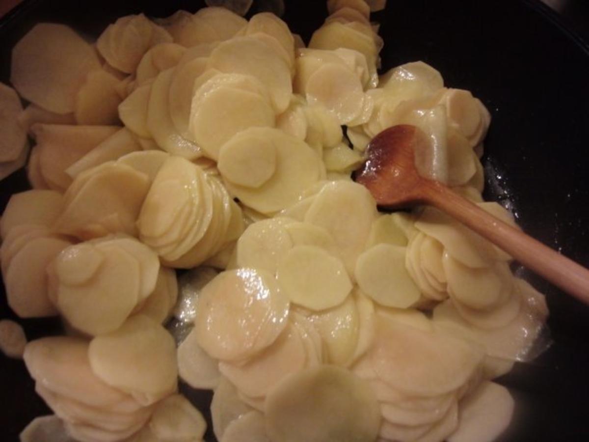 Anna-Kartoffeln mit Zwiebeln - Rezept - Bild Nr. 2