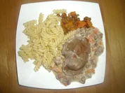 Rehschnitzel in feiner Rahmsoße (und Spiralnudeln) - Rezept