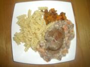 Rehschnitzel in feiner Rahmsoße (und Spiralnudeln) - Rezept