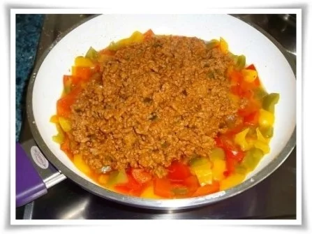 Raffinierte bunte Paprikapfanne  mit Hackfleisch und Reis dazu - Rezept - Bild Nr. 13