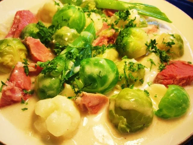 Rezept: Rosenkohl-Blumenkohl-Suppe mit Eisbein ... Bild Nr. 8 Rosenkohl-Blumenkohl-Suppe mit Eisbein ... - Rezept - Bild Nr. 8