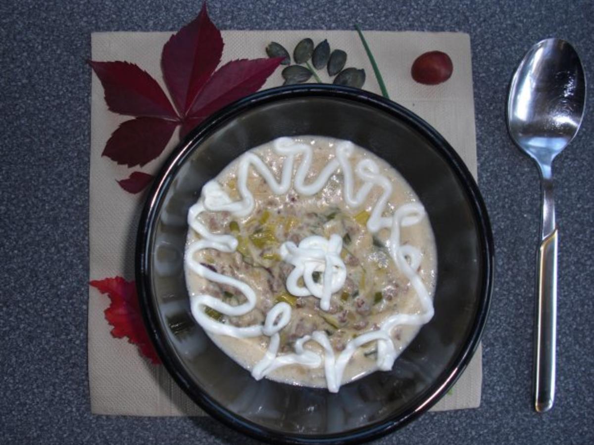 LAuch-HAckfleisch- BLUmenkohlSUppe mit KÄse - Rezept - kochbar.de