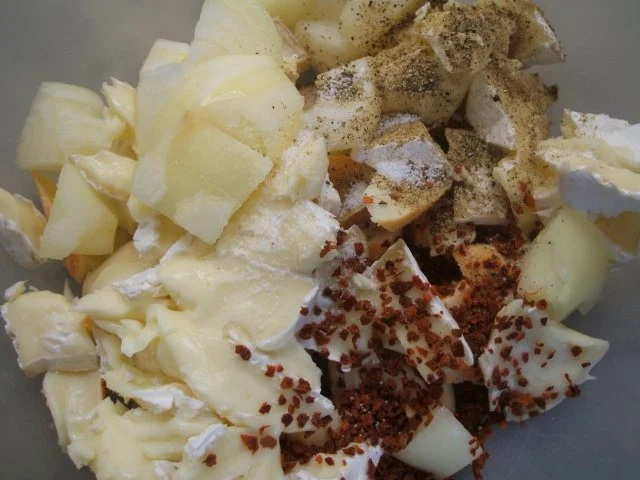 Käse: Scharfe Käsebällchen auf fruchtiger Sauce - Rezept - Bild Nr. 3