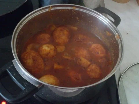 Rezept: Eier in Kartoffelsoße Eier in Kartoffelsoße - Rezept