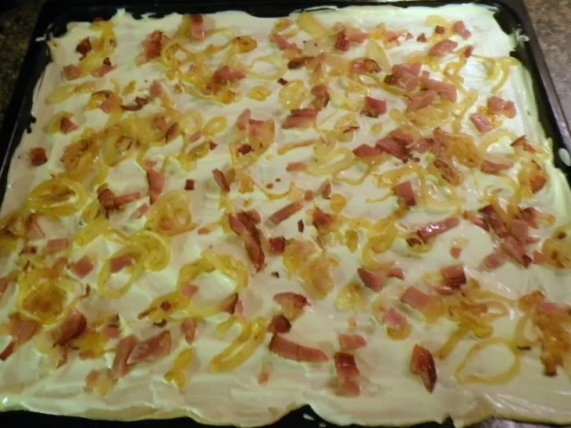 Flammkuchen "Elsässer Art" - Rezept - Bild Nr. 4