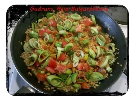 Rezept: Vegetarisch: Pikante Bulgurpfanne im China-Stil Bild Nr. 8 Vegetarisch: Pikante Bulgurpfanne im China-Stil - Rezept - Bild Nr. 8