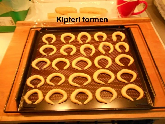 Rezept: Kokoskipferl Bild Nr. 9 Kokoskipferl - Rezept - Bild Nr. 9