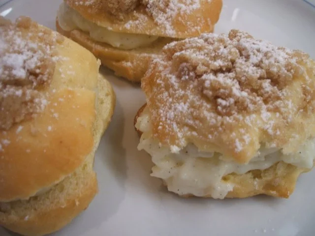 Backen: Süße gefüllte Brötchen - Rezept