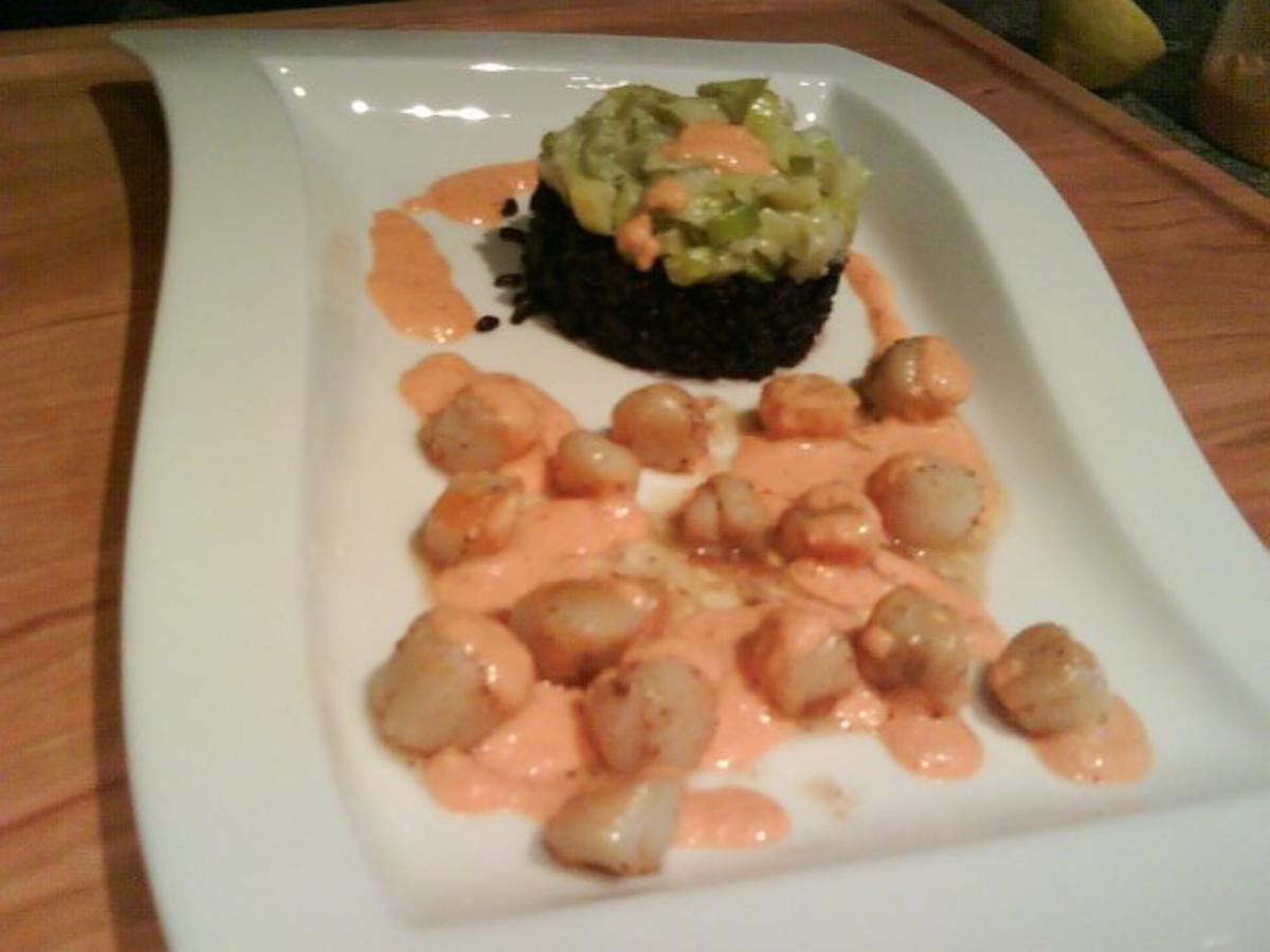 Pétoncles (Kammmuscheln) à la crème mit schwarzem Gold - Rezept