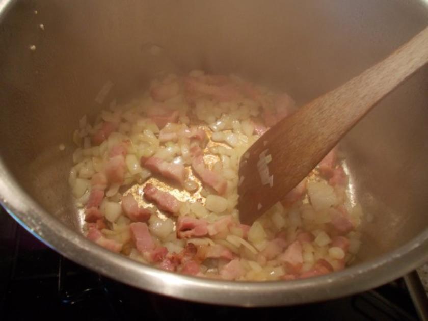 Erbsensuppe mit Dörrfleisch und Mettenden - einfach - 338 kcal/100g