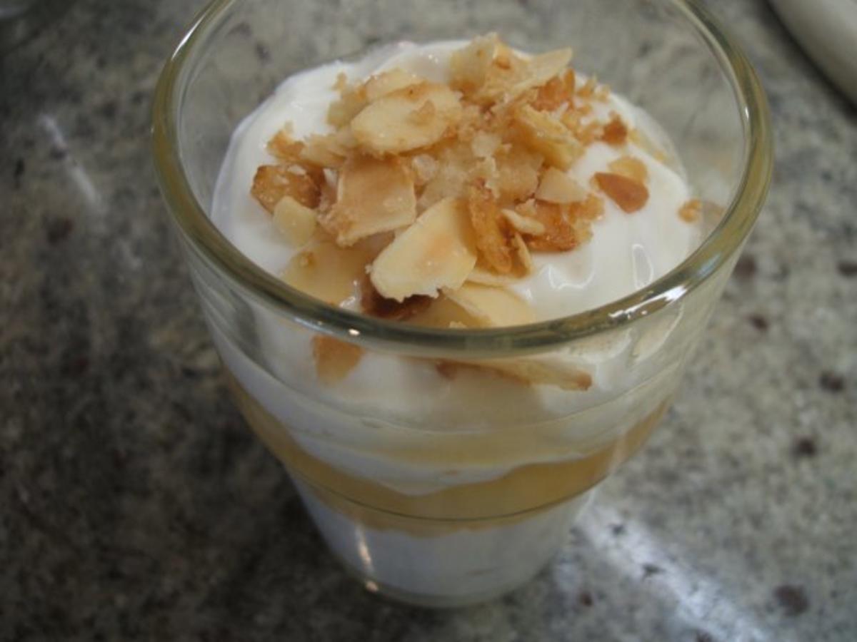 Dessert: Krokant-Quark mit gedünsteten Birnen - Rezept - kochbar.de