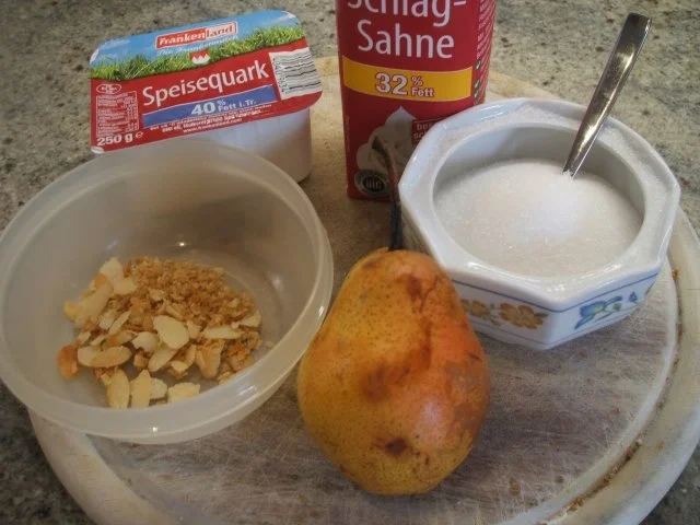 Dessert: Krokant-Quark mit gedünsteten Birnen - Rezept - Bild Nr. 2