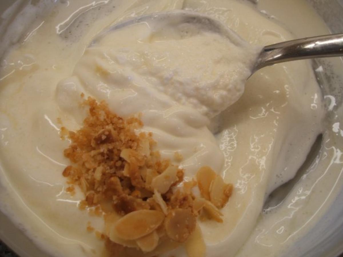 Dessert: Krokant-Quark mit gedünsteten Birnen - Rezept - kochbar.de