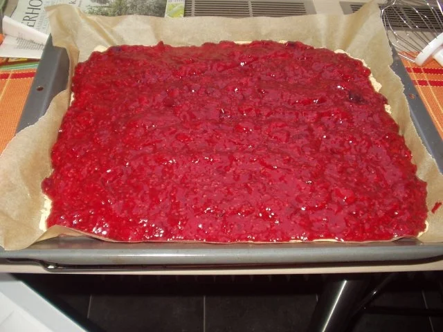 Rezept: Himbeer-Vanille-Schnitten Bild Nr. 3 Himbeer-Vanille-Schnitten - Rezept - Bild Nr. 3