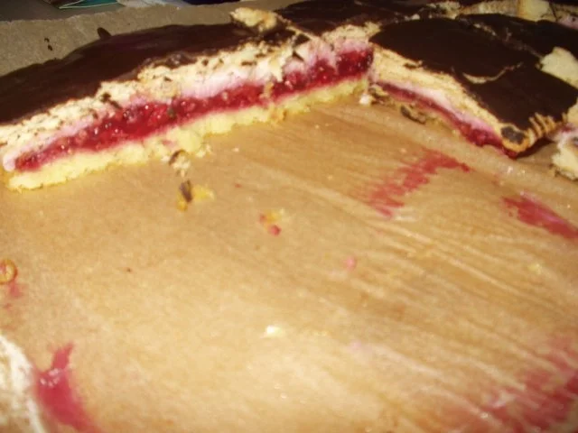 Rezept: Himbeer-Vanille-Schnitten Himbeer-Vanille-Schnitten - Rezept