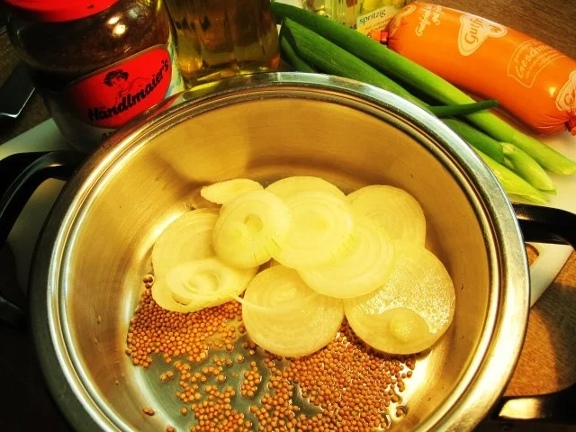 Wurstsalat - schön "zwiebelig" ... - Rezept - Bild Nr. 3