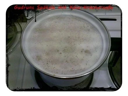 Rezept: Nudeln: Spätzle mit Käse-Kräutersoße Bild Nr. 5 Nudeln: Spätzle mit Käse-Kräutersoße - Rezept - Bild Nr. 5