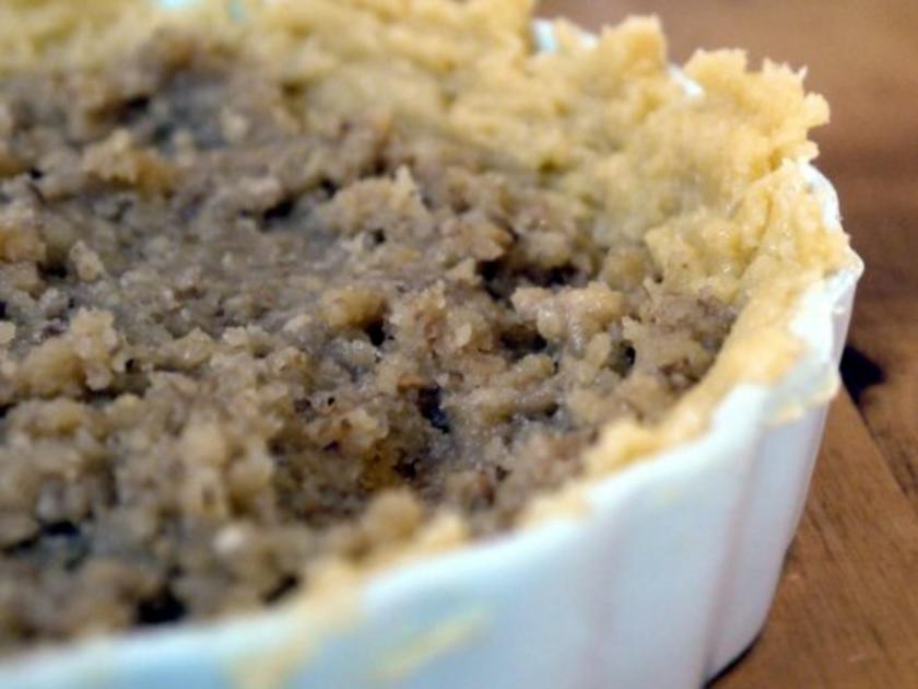 Apfel-Walnuss-Tarte mit Zimtsahne - Rezept - kochbar.de