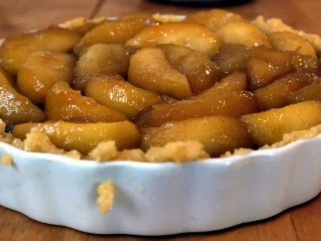 Rezept: Apfel-Walnuss-Tarte mit Zimtsahne Bild Nr. 11 Apfel-Walnuss-Tarte mit Zimtsahne - Rezept - Bild Nr. 11