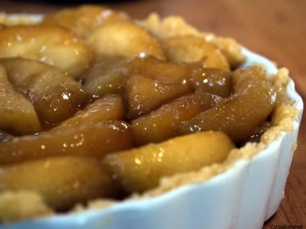 Rezept: Apfel-Walnuss-Tarte mit Zimtsahne Bild Nr. 12 Apfel-Walnuss-Tarte mit Zimtsahne - Rezept - Bild Nr. 12