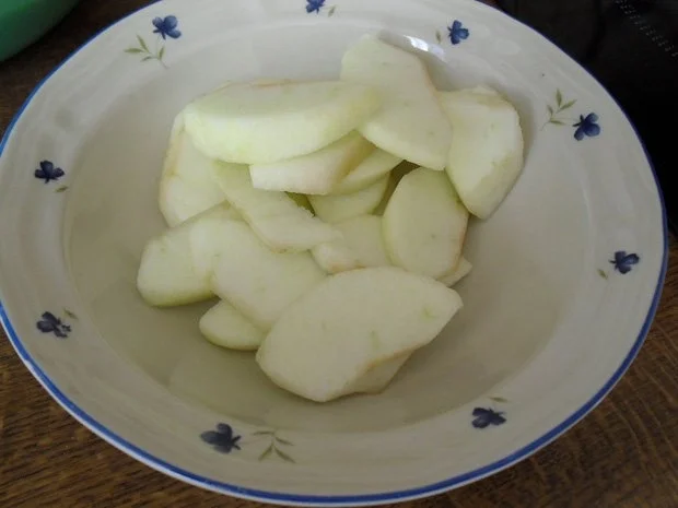 Apfelschmarr`n mit Rosinen, gehackten Mandeln und Vanillesößle für alle meine Kochfreunde - Rezept - Bild Nr. 8