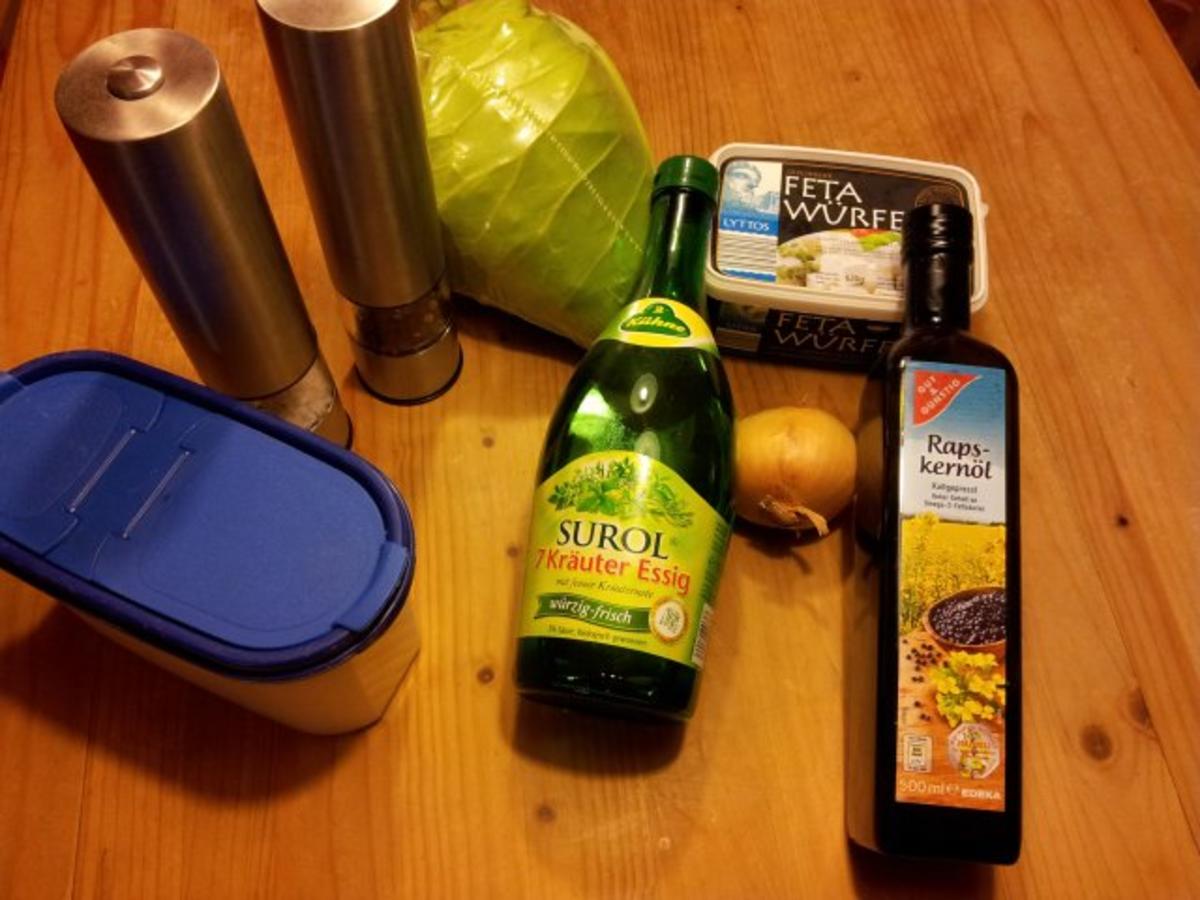 Spitzkohlsalat mit Feta - Rezept