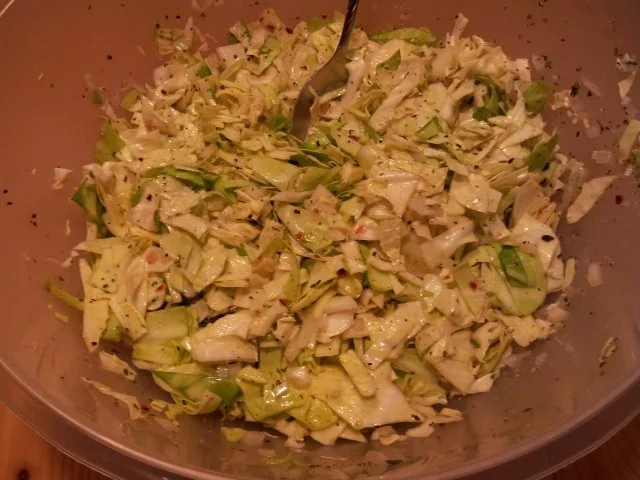 Spitzkohlsalat mit Feta - Rezept - Bild Nr. 2
