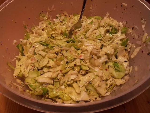 Spitzkohlsalat mit Feta - Rezept - Bild Nr. 3