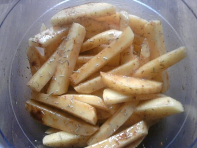 Trappers "Balkan-Rinder-Roulettas mit Knobi-Pommes" - Rezept - Bild Nr. 8