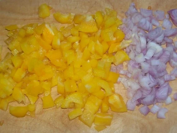 Rezept: Pikante Paprikasoße mit süß-saurer Note Bild Nr. 2 Pikante Paprikasoße mit süß-saurer Note - Rezept - Bild Nr. 2