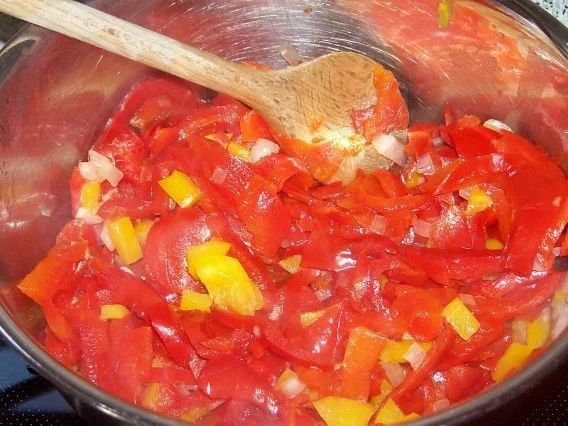 Rezept: Pikante Paprikasoße mit süß-saurer Note Bild Nr. 4 Pikante Paprikasoße mit süß-saurer Note - Rezept - Bild Nr. 4