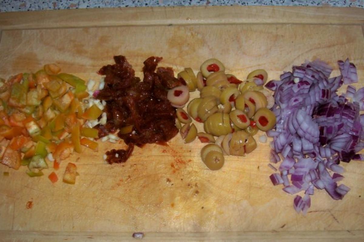Würziger Hackbraten mit Oliven, Parmesan und getrockneten Tomaten - Rezept - Bild Nr. 2
