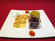 Geräucherte Flusskrebsschwänze und Jakobsmuscheln an gelben Linsen und Rote-Bete-Birnen - Rezept