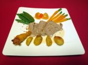 Gesottener Kalbs-Tafelspitz an Meerrettichcreme, Buttermöhrchen und Rosmarin-Ofenkartoffel - Rezept