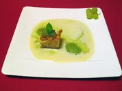 Hausgemachter Apfelkuchen "Favorita" mit rheinhessischer Riesling-Weinschaumcreme - Rezept