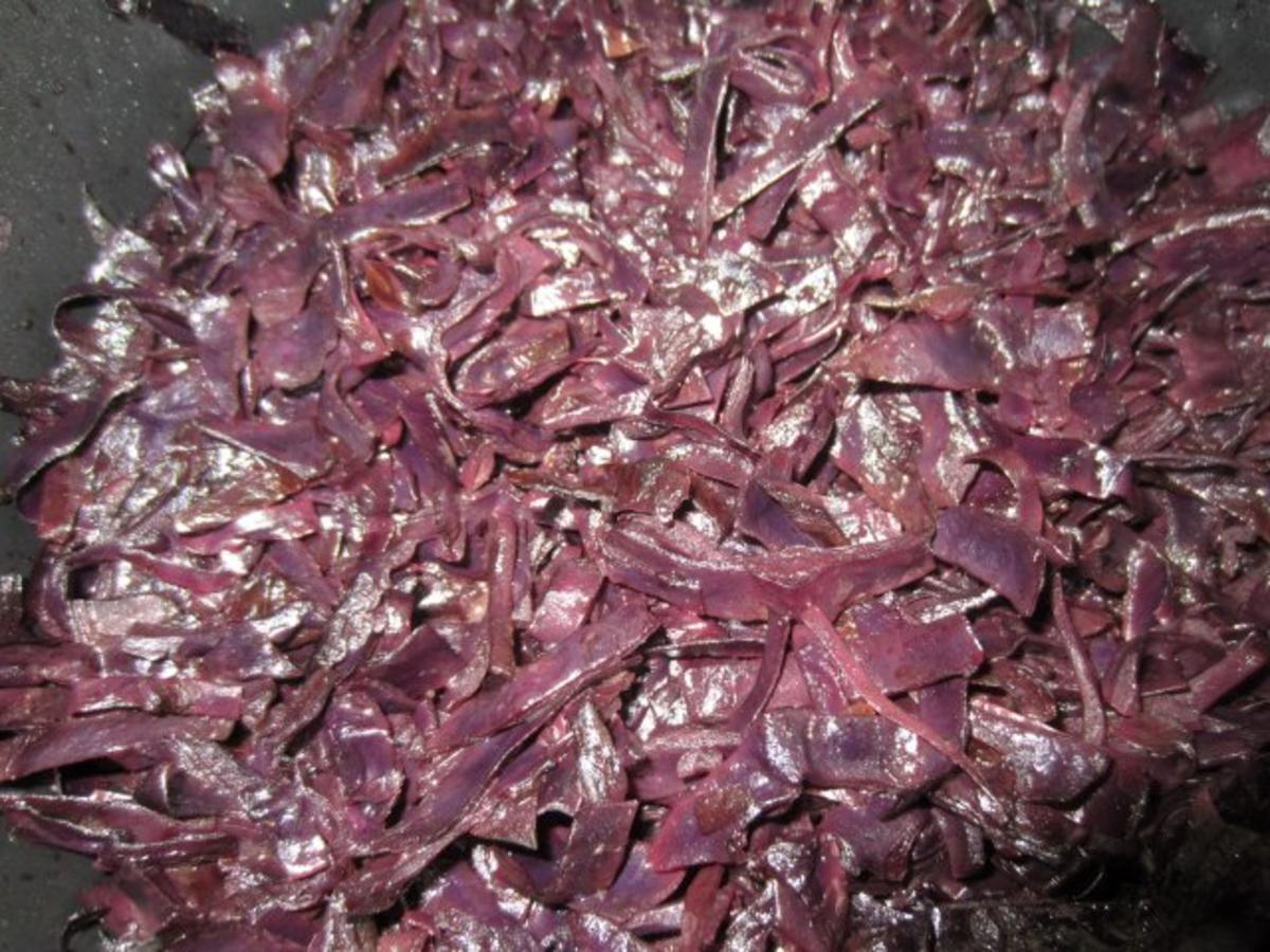 Warmer Rotkraut-Salat - Rezept mit Bild - kochbar.de