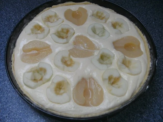 Käsekuchen mit Apfel - Birne und Preiselbeeren - Rezept - Bild Nr. 2