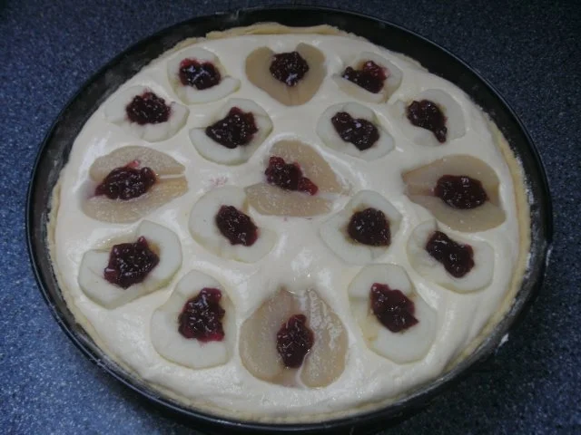 Käsekuchen mit Apfel - Birne und Preiselbeeren - Rezept - Bild Nr. 3