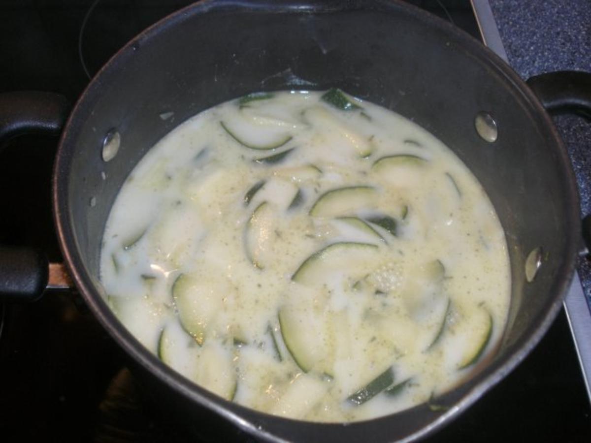 Zucchini - Kartoffelsuppe mit Krabben - Rezept - Bild Nr. 3