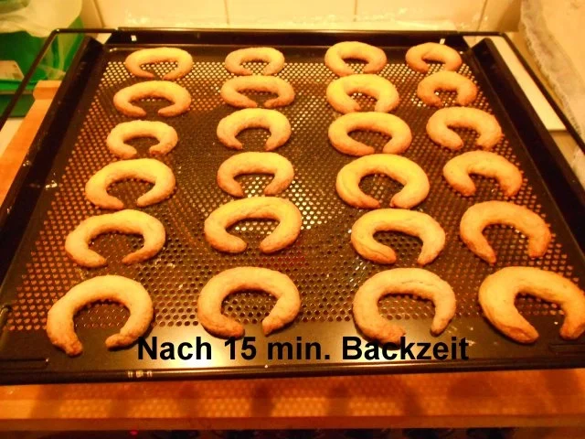 Kaffeekipferl - Rezept - Bild Nr. 14